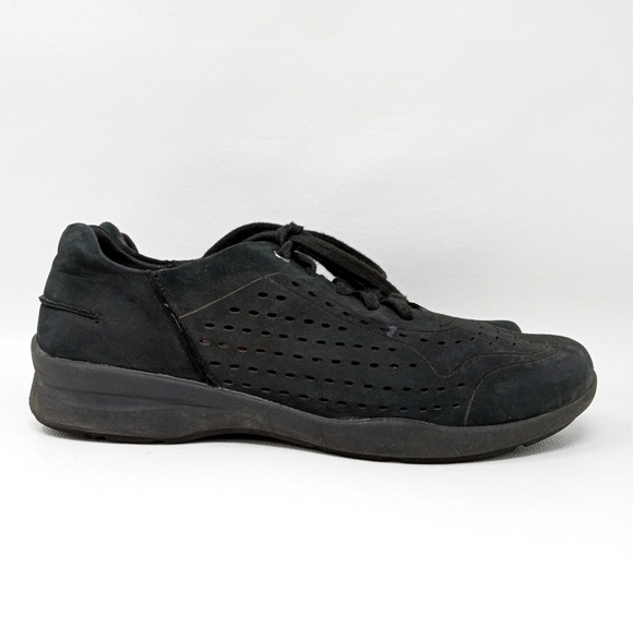 EARTH Serval Wide Womens 9.5D Black Perforated Nubuck Sport Sneaker Vented Shoe - Picture 3 of 12